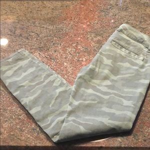Camouflage jeans